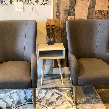 7 Day'S Hotel Lamont Ngoại thất bức ảnh